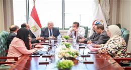 وزير الصحة يناقش مع وزير التعليم العالي التعاون في البحث العلمي لعلاج الأورام