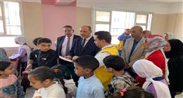 تسليم الدفعة الأخيرة للنظارات الطبية لطلاب المدارس الابتدائية في الإسكندرية