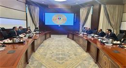 وزير الخارجية يناقش دعم الاقتصاد الوطني مع وزير الاستثمار