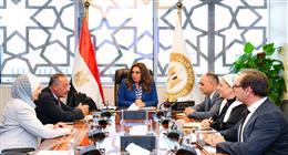 وزيرة البيئة تلتقي رئيس المتحف المصري الكبير لبحث سبل التعاون المشترك