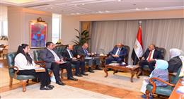 وزير العمل يبحث التعاون في التدريب والتشغيل مع وفد من البنك الدولي