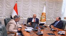 وزير العمل يوجه بتكثيف حملات التفتيش على تراخيص الأجانب 