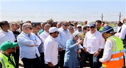 وزير الري يوجه بالبدء الفوري في عمليات تكريك ترعة السويس