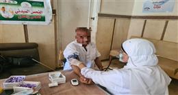 تقديم الخدمات الطبية لـ909 مواطنين ضمن قافلة مجانية بكوم الطرفاية في البحيرة 