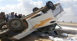إصابة 8 أشخاص في انقلاب سيارة ربع نقل على طريق أسيوط الغربي