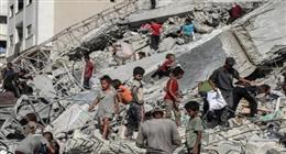 مسؤول أممي يعلن قصف 10 مبان تابعة لـ«الأونروا» في مدينة غزة خلال 4 أيام   