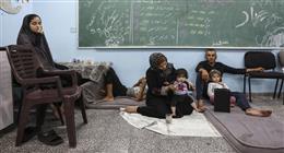 «كان نفسها تكون طبيبة»..  قصة طالبة فلسطينية حرمها النزوح من استكمال دراستها