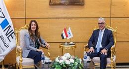 رئيس اقتصادية قناة السويس يستعرض مع السفيرة الأمريكية فرص الاستثمار في البنية التحتية