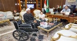 محافظ المنوفية يوجه بتوفير كرسي متحرك لطفلة من ذوي الهمم