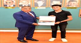 محافظ الدقهلية يكرم الأول على الدبلوم الفني الصناعي