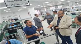 مسئولو «القابضة لمياه سوهاج» يتفقدون مصنع الإلكترونيات لدعم الصناعة المصرية