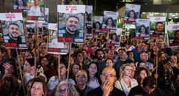 هيئة عائلات المحتجزين الإسرائيليين تدعو للتظاهر اليوم أمام مقر إقامة نتنياهو