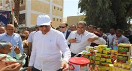 محافظ المنيا يوجه بتكثيف الحملات التموينية لضبط الأسواق في جميع القرى