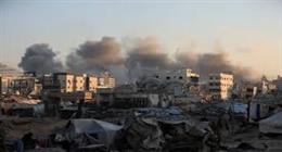 خبير دولي: الاحتلال الإسرائيلي يسعى لتحويل غزة إلى ركام