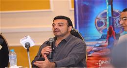 عمرو محمود ياسين يكشف عن رأيه في تقديم السيرة الذاتية لوالده بعمل فني