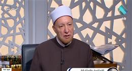 أمين الفتوى بدار الإفتاء: يجوز القراءة من المصحف في الصلاة.. والحفظ أفضل