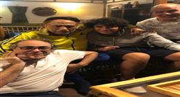 الجاكيت الجينز والترينج الأصفر.. ملابس لازمت عادل إمام عبر السنين بعد ظهوره الأخير