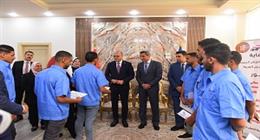 منها 31 لذوي الهمم.. تسليم 81 عقد عمل بالقطاع الخاص للشباب في السويس