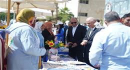 نائب رئيس جامعة الفيوم يتفقد أنشطة رعاية الطلاب بالحرم الجامعي