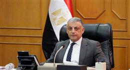 محافظ الإسماعيلية: يوجه بحل مشاكل المياه ومنع انقطاعها