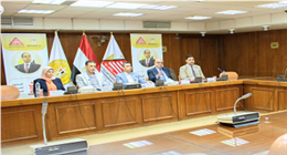 إجراء مقابلات اختيار الاستشاريين والمدربين ذوي الكفاءة في مركز سقارة