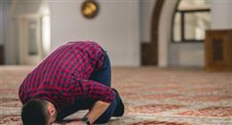 هل يجوز الدعاء بعد التشهد الأخير وقبل السلام؟ «الإفتاء» تُجيب