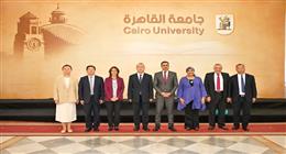 نائب رئيس جامعة القاهرة: حريصون على فتح آفاق التعاون الدولي لتبادل الثقافات 