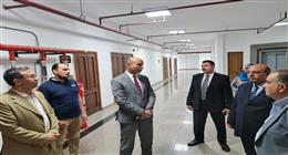 رئيس جامعة دمنهور يتفقد كليتي الهندسة والتربية.. ويوجّه بتقديم تسهيلات للطلاب الجدد