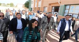 وزيرا التخطيط والزراعة يزوران مدرسة الشهامة الثانوية بإدفو 
