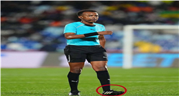 استبعاد حكم مباراة نيجيريا والجزائر بسبب حذائه.. ماذا فعل؟