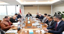 وزير الإسكان يتابع موقف مشروعات المرافق بالأراضي المضافة لعدد من المدن الجديدة