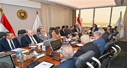 وزير التموين يجتمع برؤساء شركات الزيوت لمتابعة خطط الإنتاج قبل رمضان