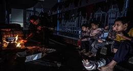 الدفاع المدني الفلسطيني: 3 شهداء في انهيار مبانٍ سكنية بسبب سوء الطقس بغزة