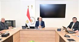 وزير الري يستعرض إجراءات تحسين إدارة المياه بترعة السويس
