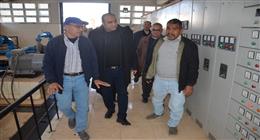 رئيس «مياه الجيزة» يتابع ميدانيا منظومة الصرف الصحي في الواحات البحرية