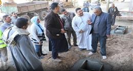 رئيس «مياه المنيا» يتفقد مشروع وصلات الصرف الصحي بقرى ملوي ضمن «حياة كريمة»
