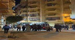 لوجود تصدعات.. إخلاء عقارين سكنين في دمنهور بالبحيرة (صور) 