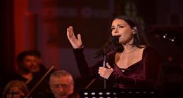 «أسافر وحدي ملكا».. ملحمة موسيقية تتوج مئوية منصور الرحباني بصوت هبة طوجي
