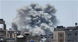 إسرائيل تقصف شرق دير البلح وخان يونس.. وتستهدف المدنيين