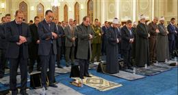 لا خاسر مع القرآن.. أصوات «دولة التلاوة» تصدح في إمامة الصلاة بمسجد العزيز الحكيم