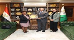 محافظ الجيزة يستقبل سفيرة الدومينيكان في مصر لبحث التعاون الثنائي