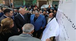   محافظ القاهرة يفتتح مشروع مد خطوط الصرف الصحي بمنطقة أرض العجوز 