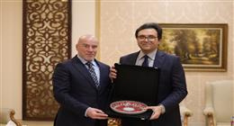 وزير الثقافة يلتقي نظيره الروماني.. ضيف شرف معرض الكتاب