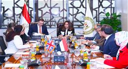 وزيرة التنمية المحلية تلتقي السفير البريطاني بالقاهرة لمناقشة التعاون الثنائي