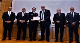 «الحفني» يشهد تخرج 37 طالبا ببرنامج معلومات الطيران