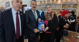 رئيسة «القومي للطفولة والأمومة» تتفقد جناح المجلس بمعرض الكتاب