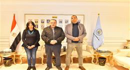 محافظ أسيوط يستكمل الإجراءات القانونية لتسجيل أرض مصنع الغزل والنسيج