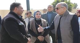محافظ المنيا يتابع الأعمال الإنشائية لموقف ديرمواس الجديد 