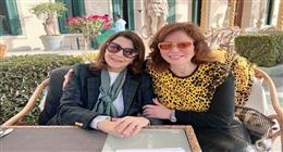إلهام شاهين ترحب بالفنانة ماجدة الرومي قبل حفلها في دار الأوبرا: «نورتي مصر»