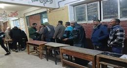 إقبال كبير من المواطنين على اللجان الانتخابية بمدرسة الشهيد مصطفى عبيدو في الجيزة